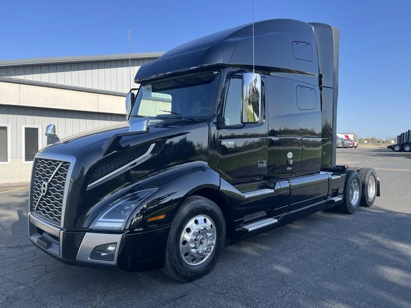2020 Volvo VNL 760 in Sauk Rapids