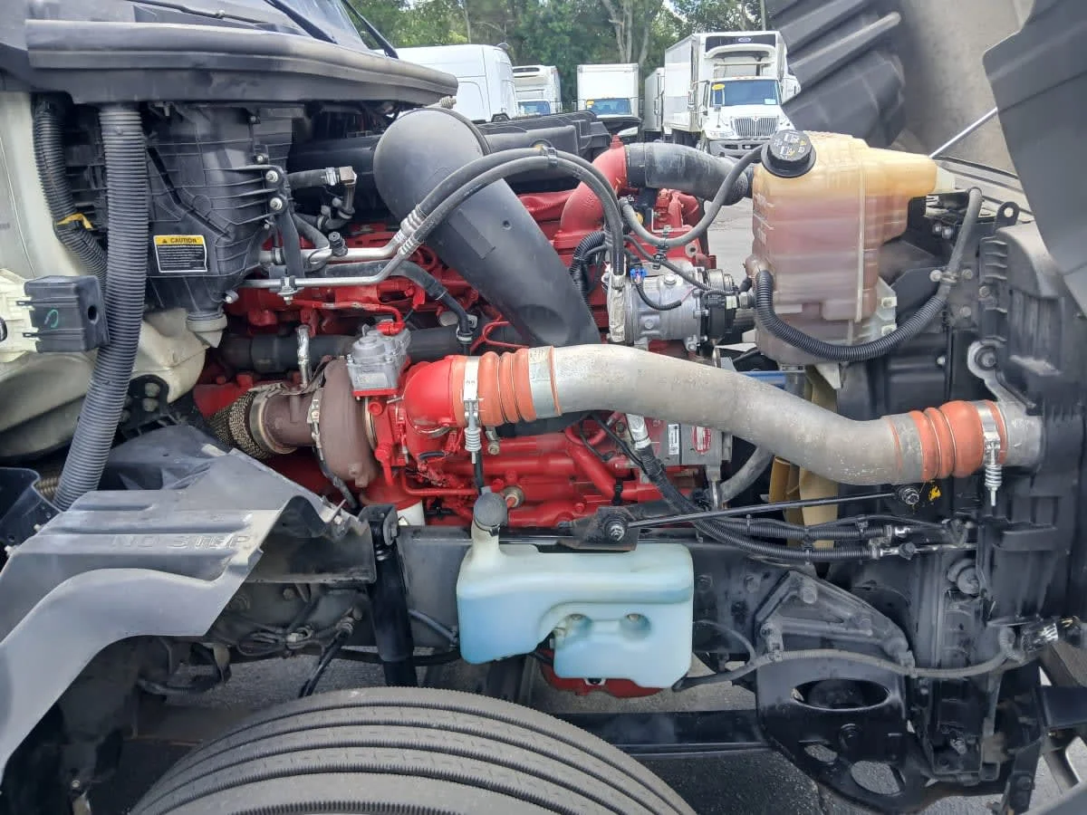 2019 International LT in Davie, FL — photo 11