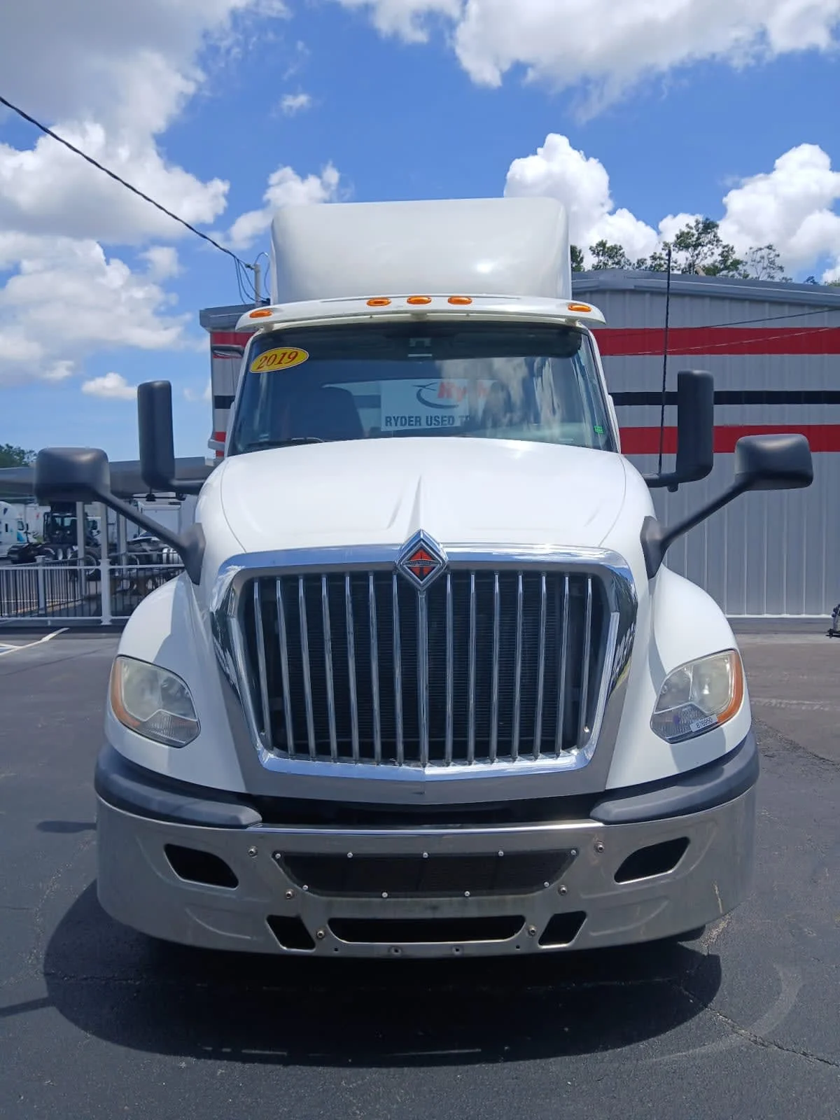 2019 International LT in Davie, FL — photo 2