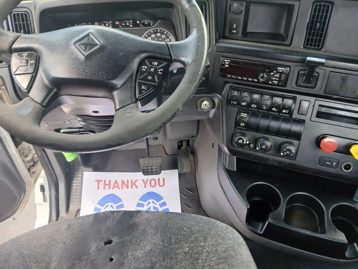 2019 International LT in Davie, FL — photo 7