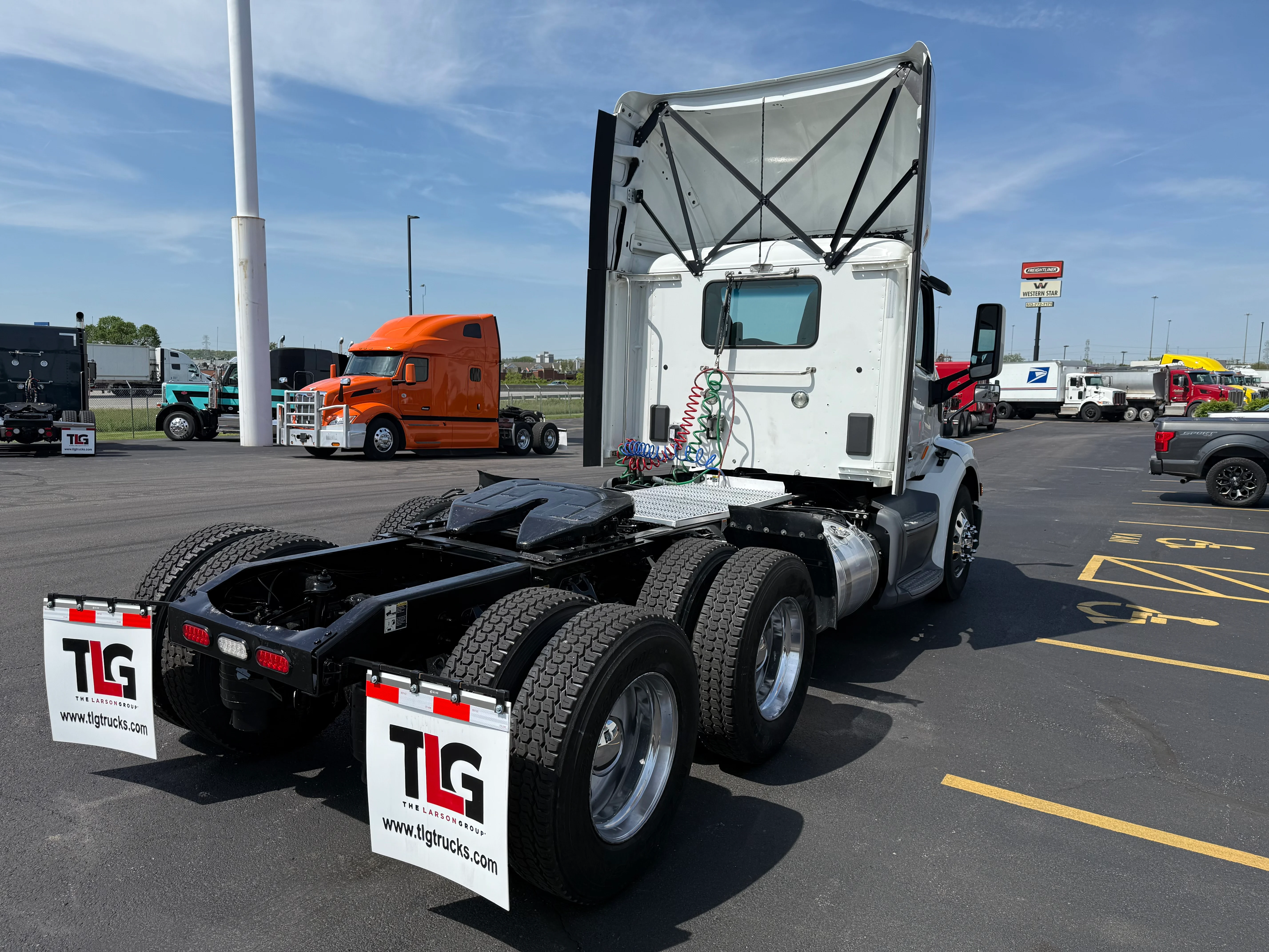 2021 Peterbilt 579 in Cincinnati, OH — photo 5