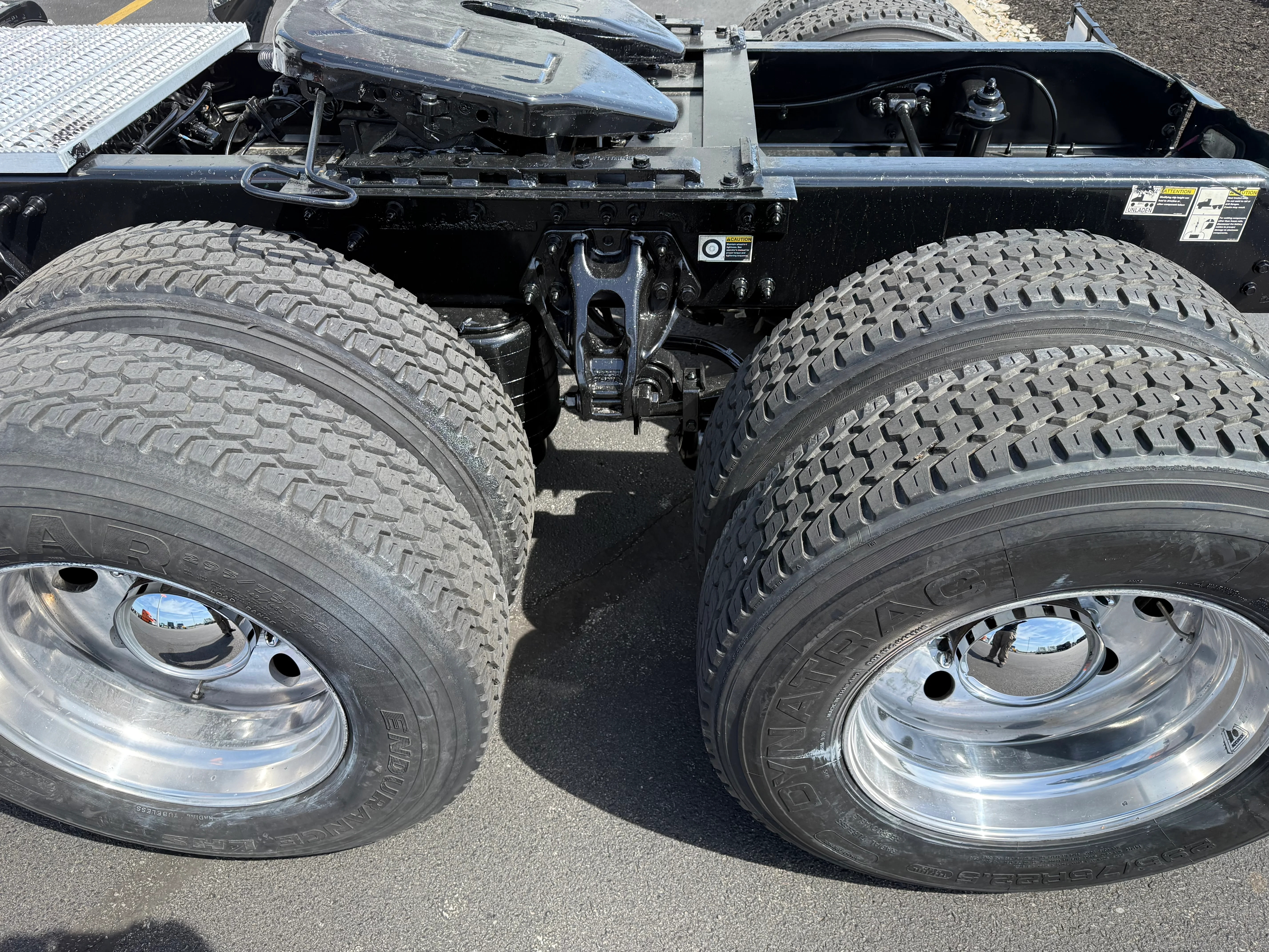 2021 Peterbilt 579 in Cincinnati, OH — photo 13