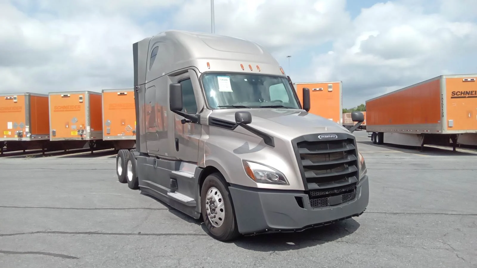2023 Freightliner Cascadia in Carlisle, PA