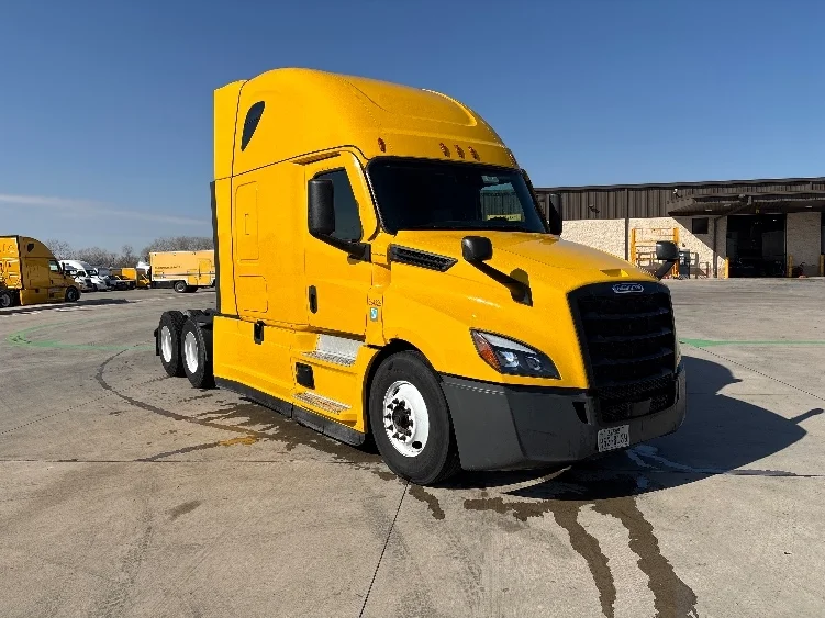 2022 Freightliner Cascadia in Dallas, TX