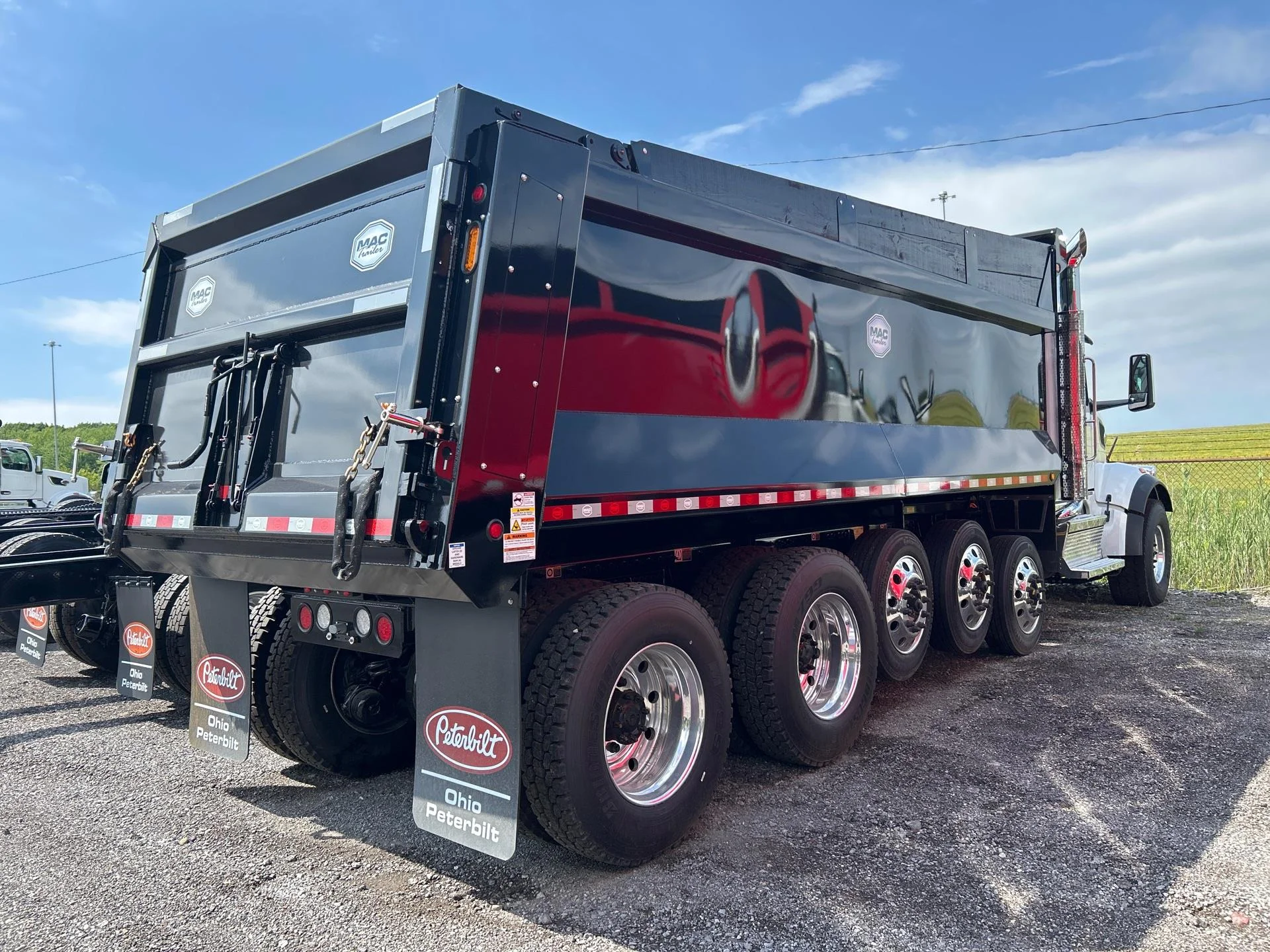2027 Peterbilt 567 in Youngstown, OH — photo 5