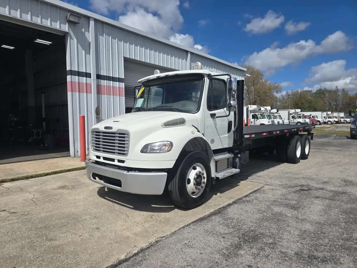 2019 Freightliner M2 106 - image 3