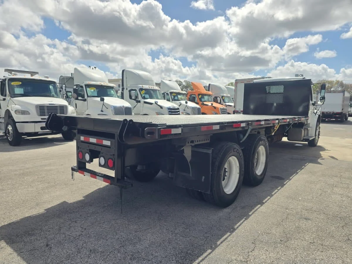 2019 Freightliner M2 106 in Tampa, FL — photo 6