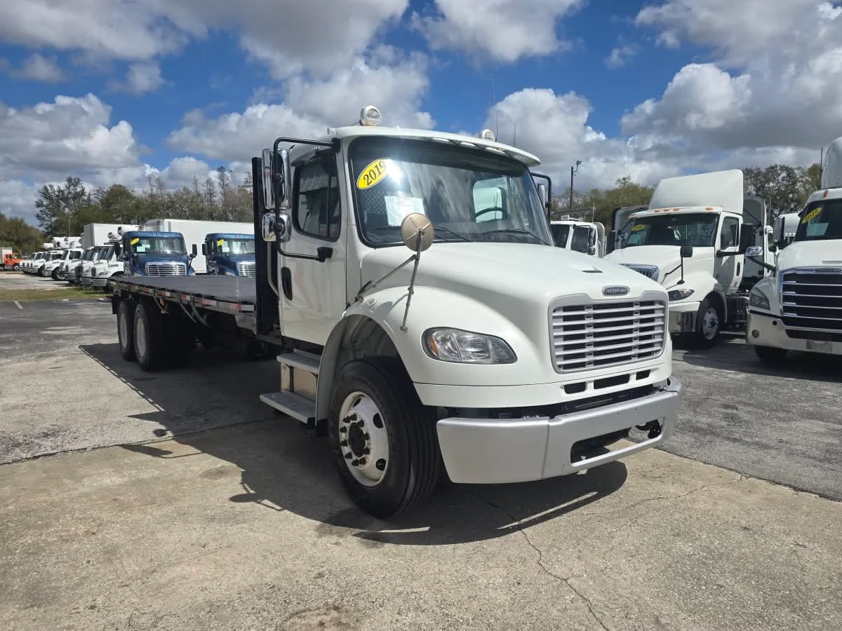 2019 Freightliner M2 106 in Tampa, FL