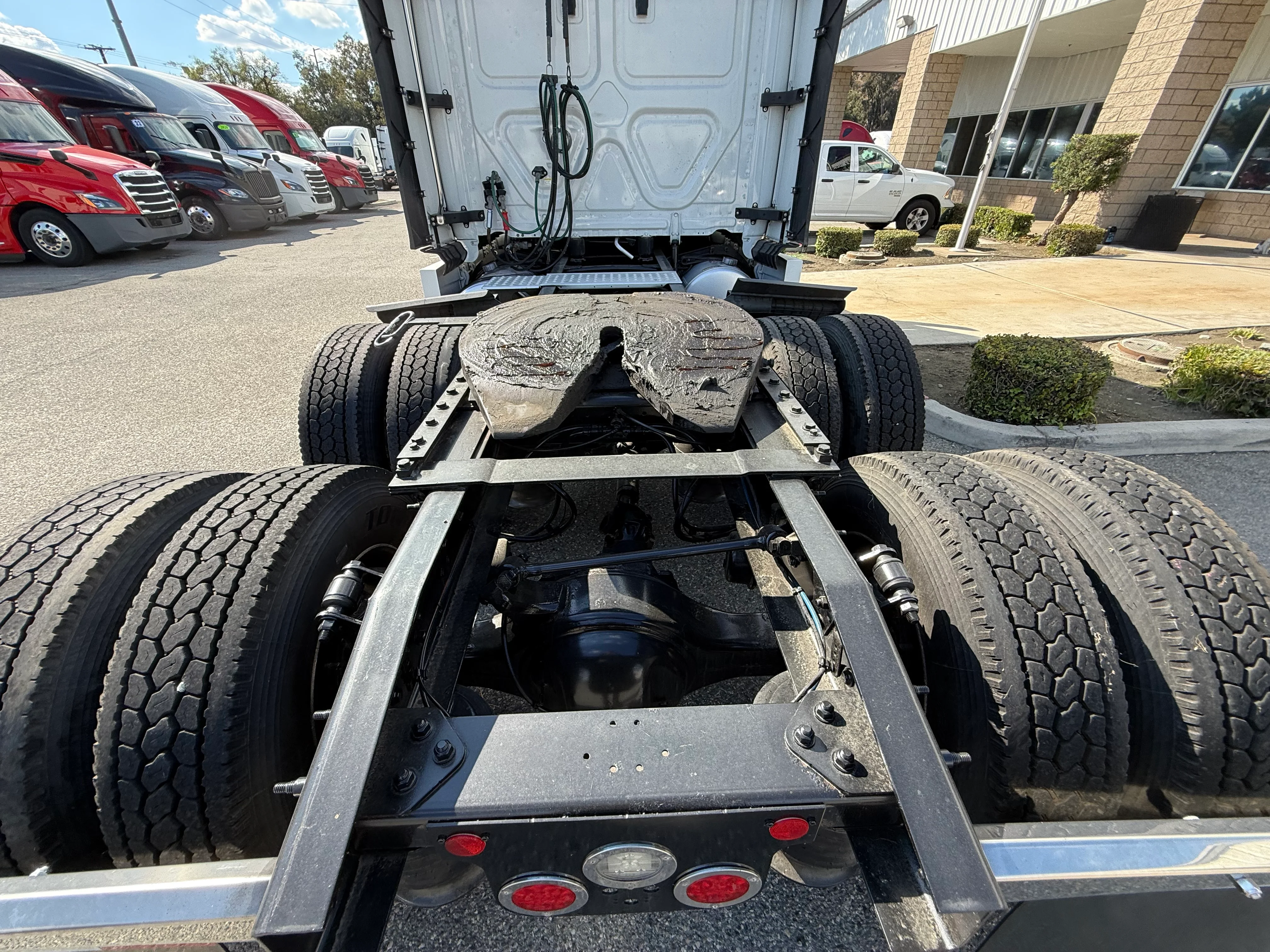 2023 Freightliner Cascadia in Selectrucks Fontana, CA — photo 7