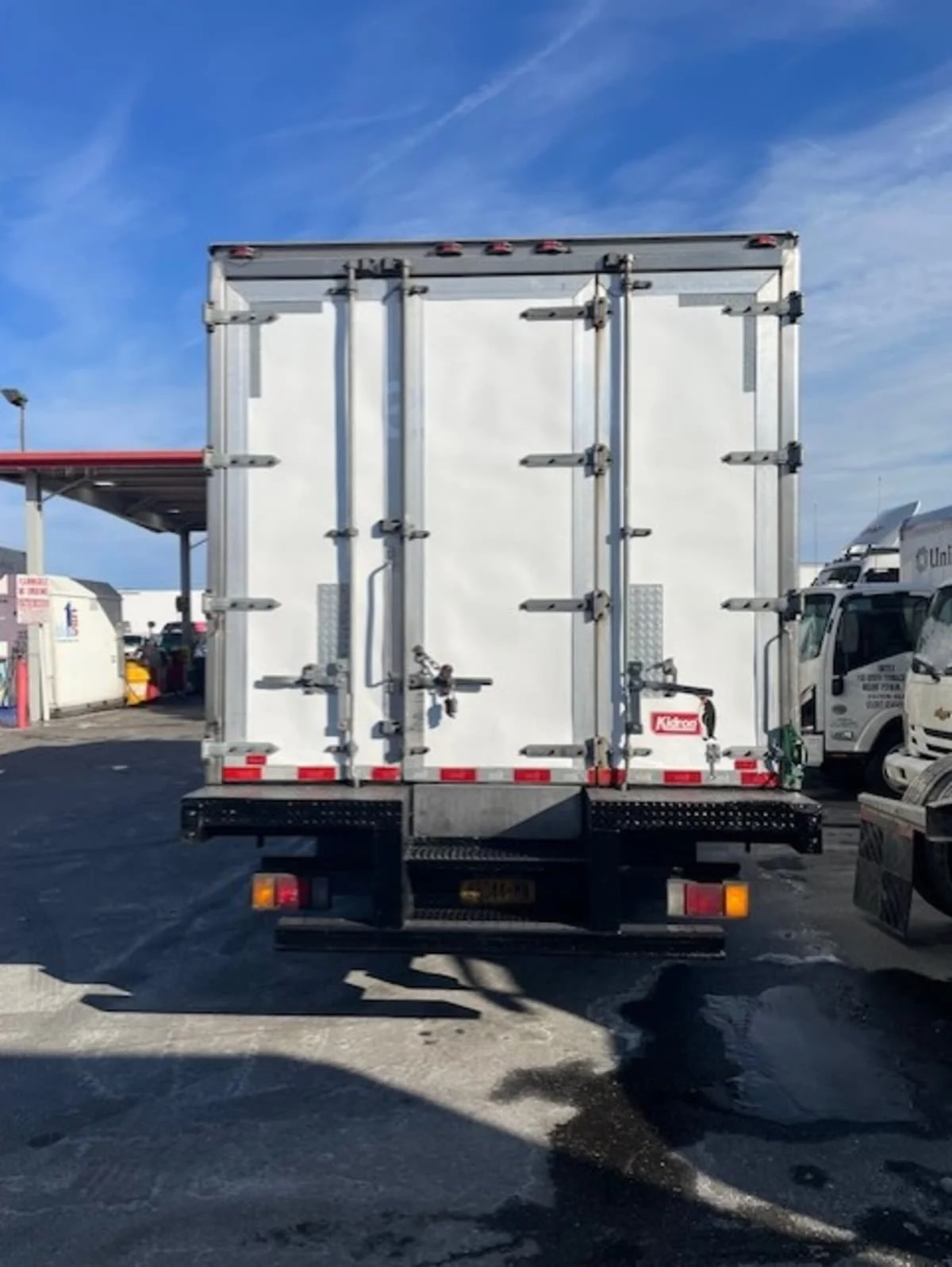 2020 Isuzu NQR in Farmingdale, NY — photo 5