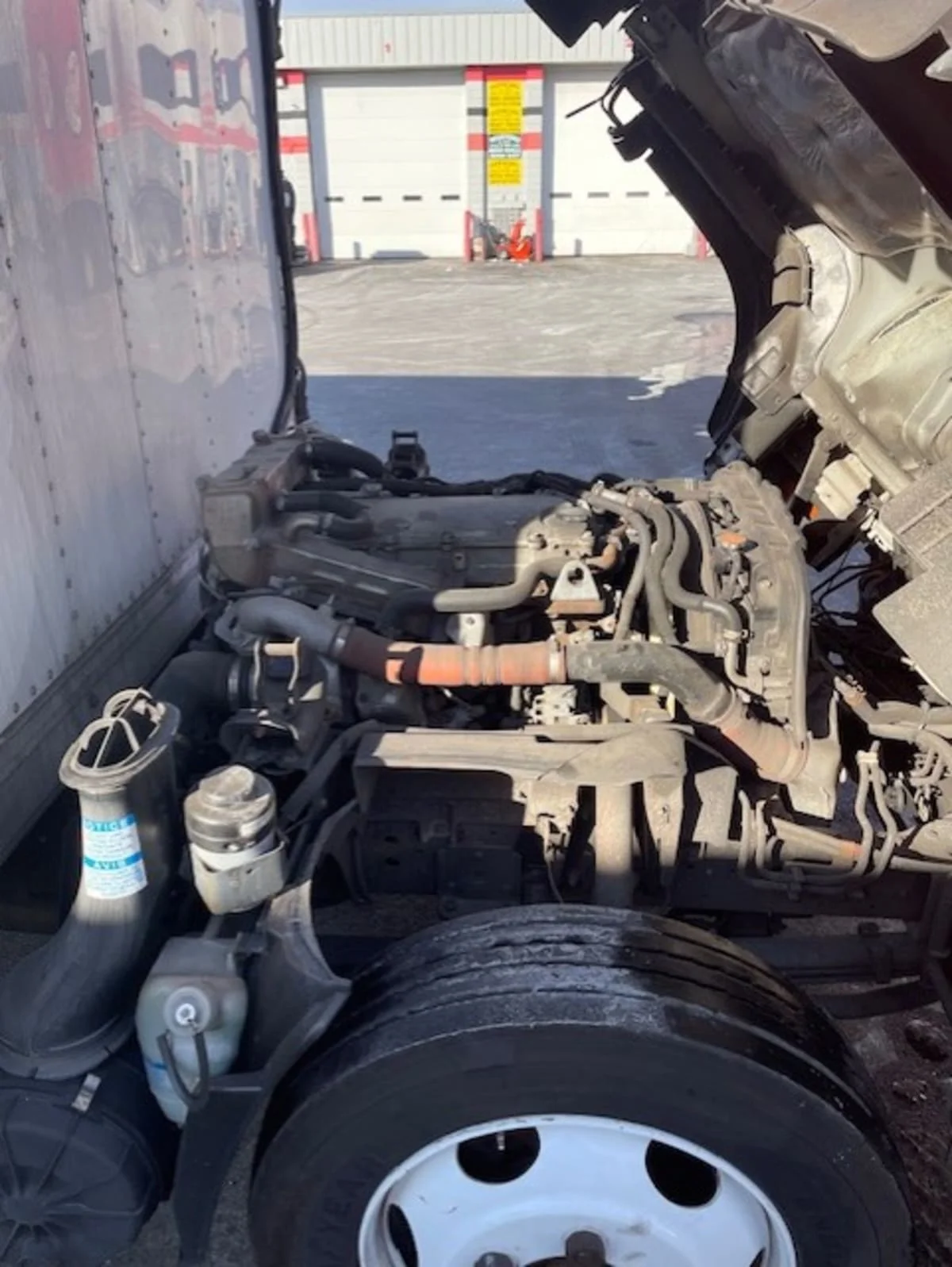 2020 Isuzu NQR - image 13