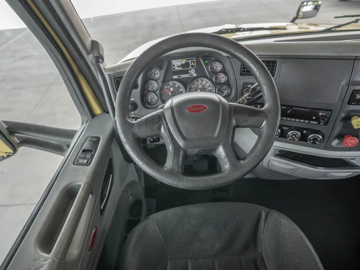 2021 Peterbilt 579 in Duncan, SC — photo 18