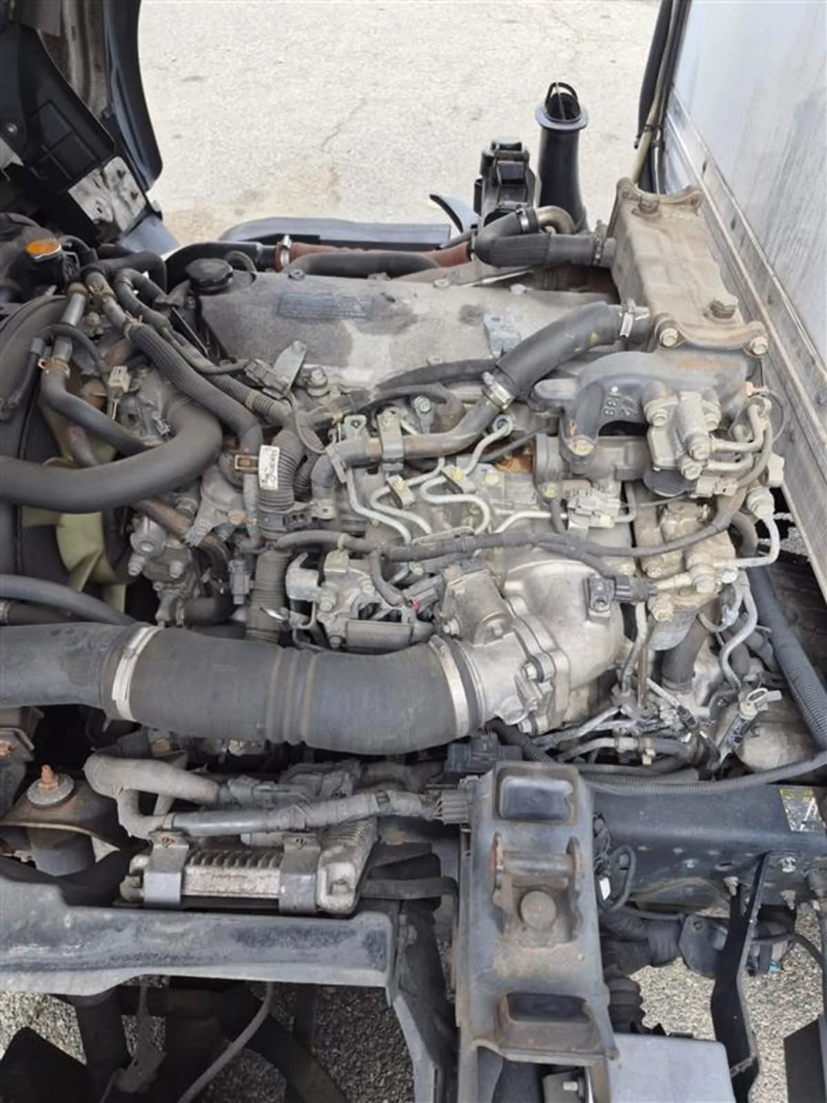 2018 Isuzu NPR - image 10