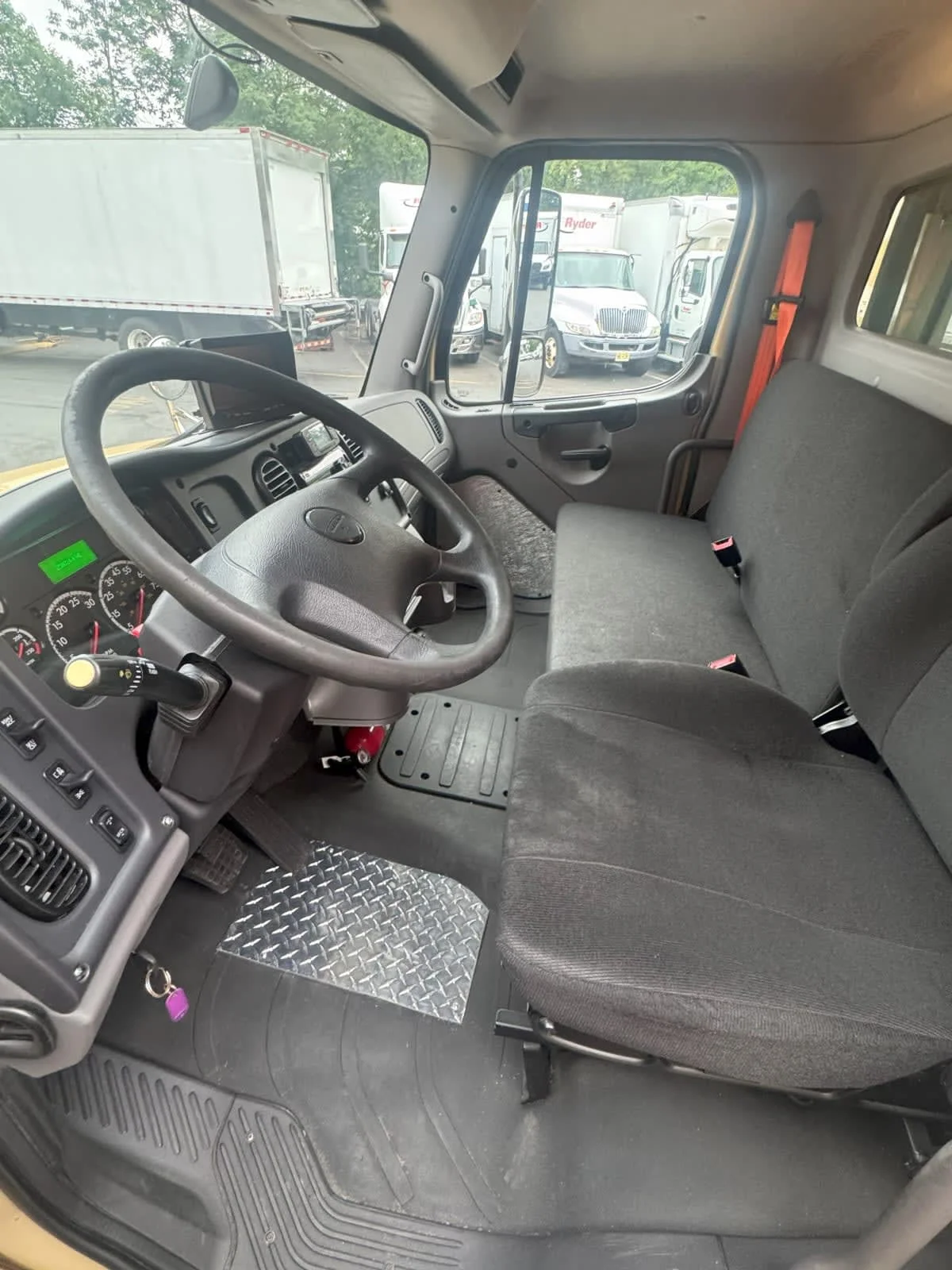 2019 Freightliner M2 106 in Newark, NJ — photo 8