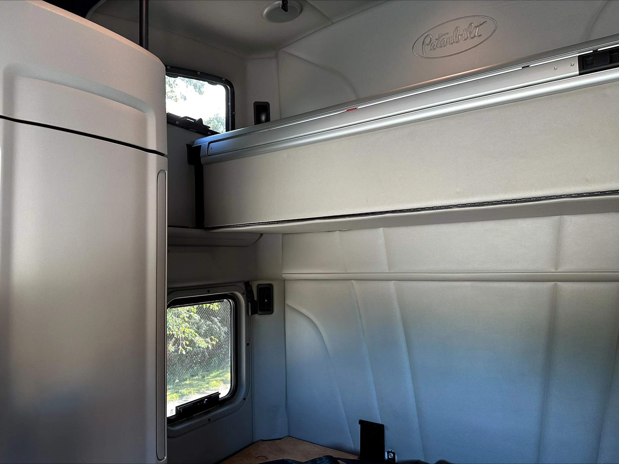 2021 Peterbilt 579 in Portland, OR — photo 11