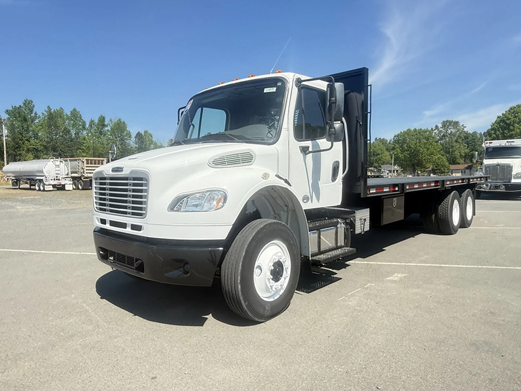 2018 Freightliner M2 106