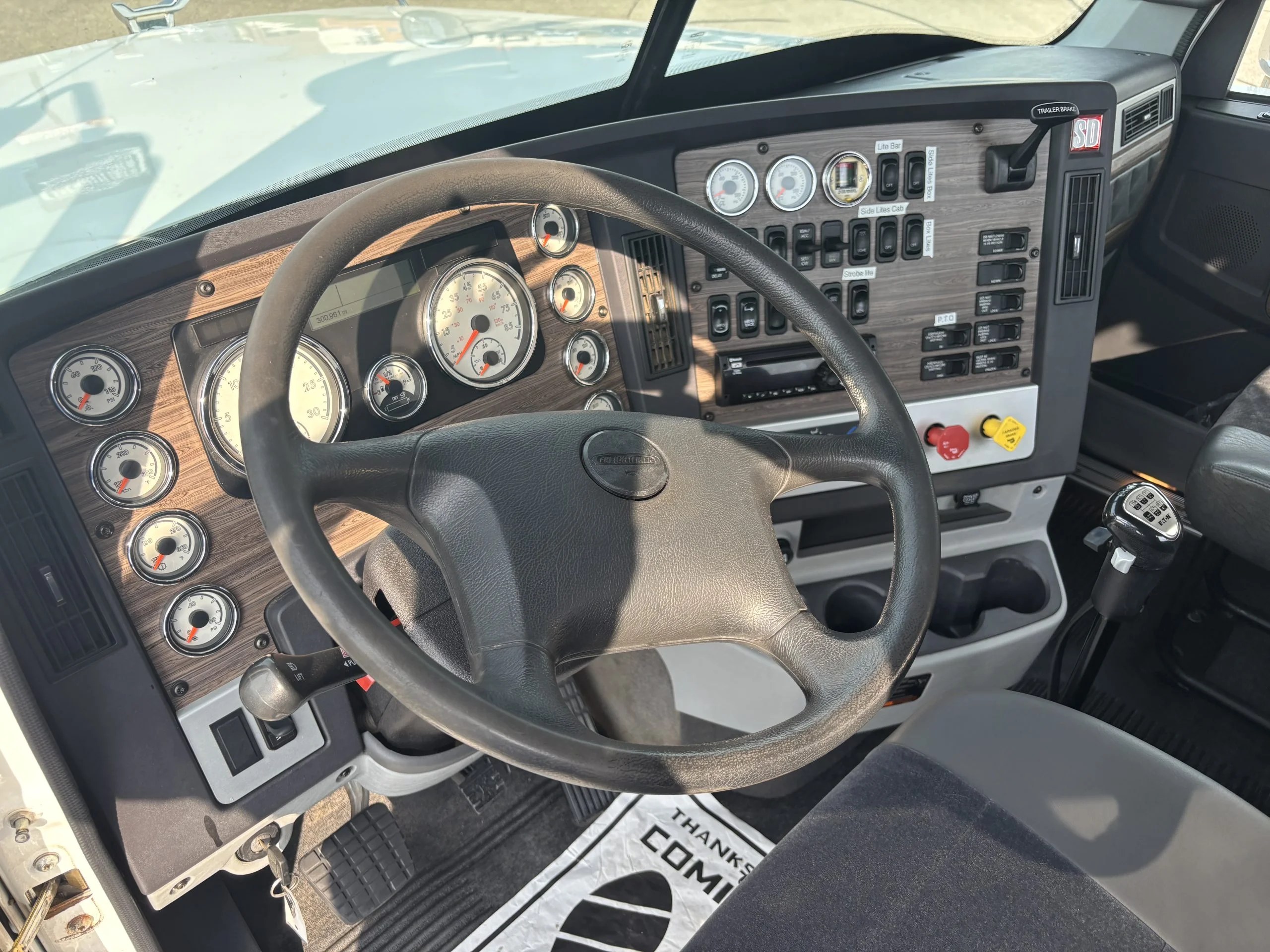 2020 Freightliner 122SD in Dubuque, IA — photo 5