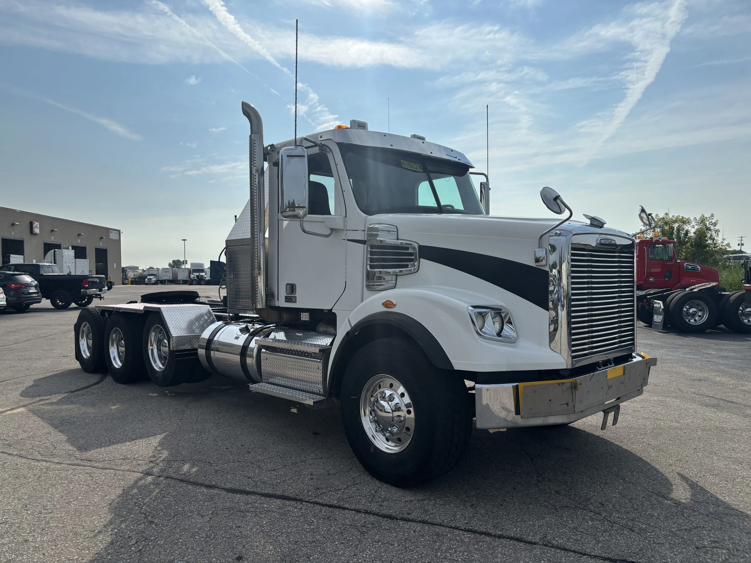 2020 Freightliner 122SD in Dubuque, IA — photo 3