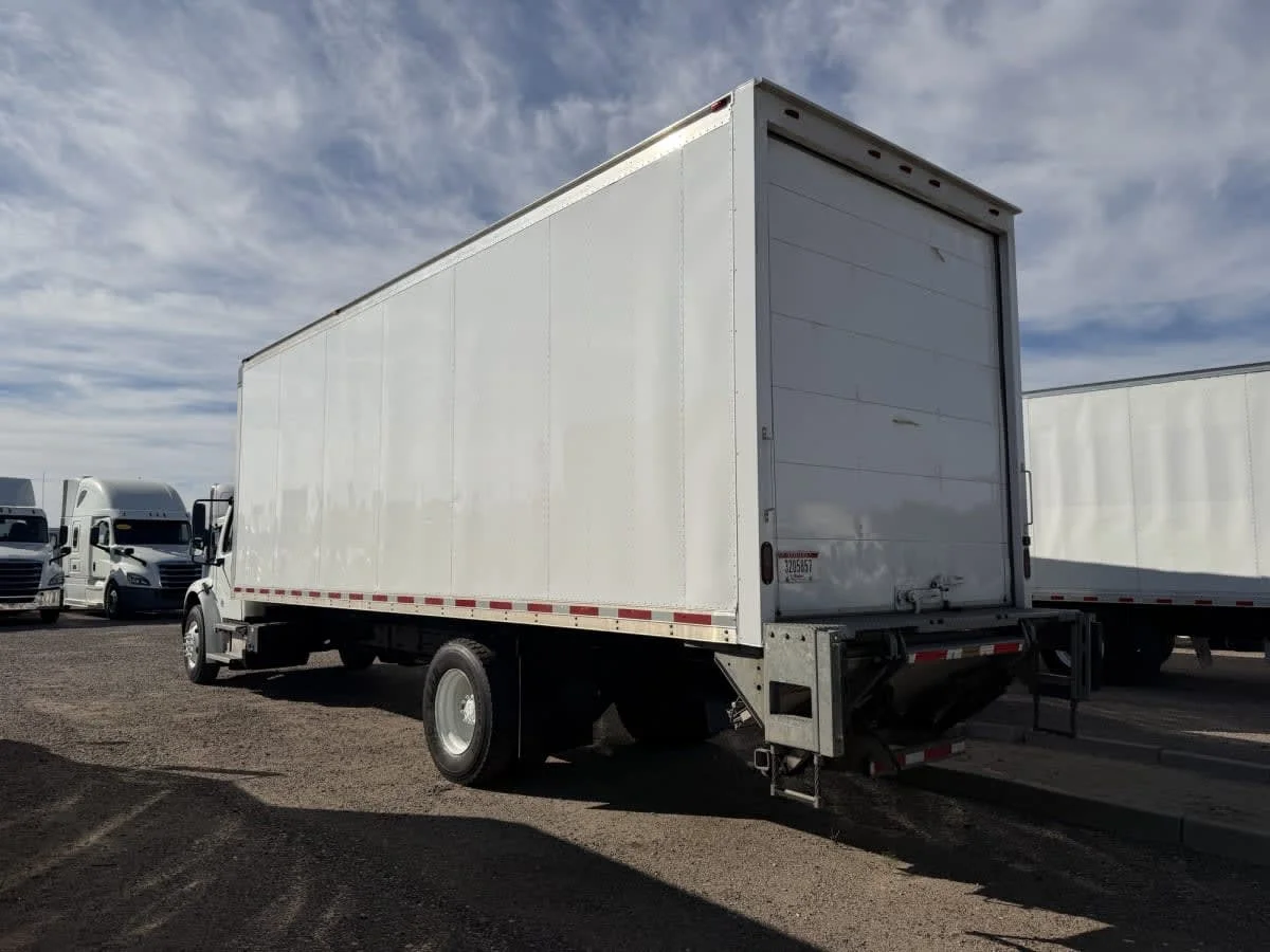 2019 Freightliner M2 106 in Phoenix, AZ — photo 6