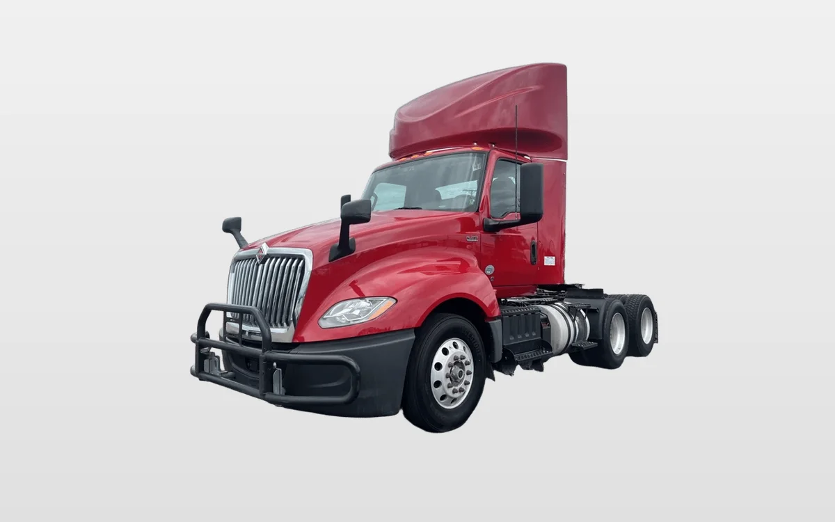 2020 International LT - image 1