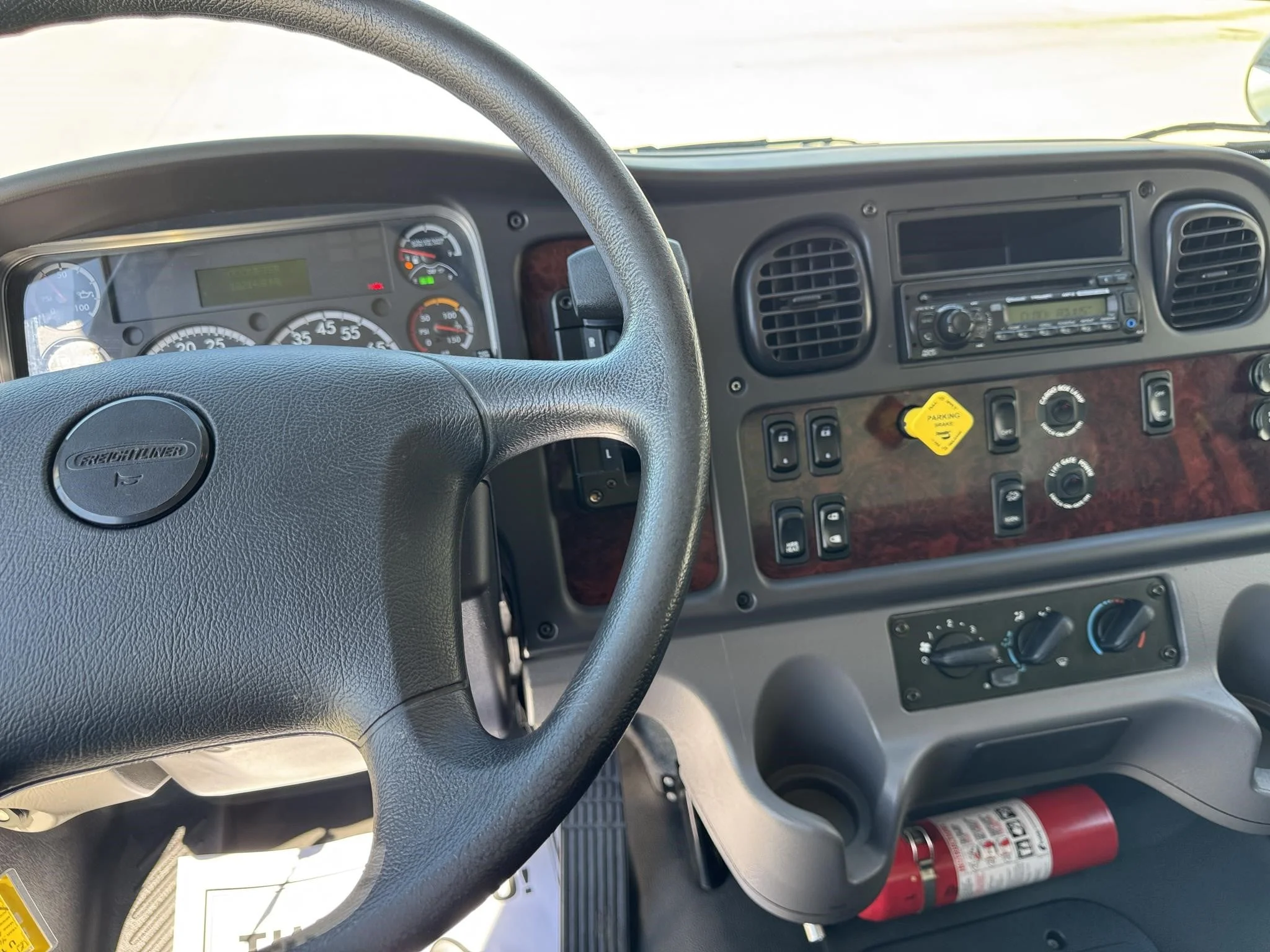 2016 Freightliner eM2 — photo 15