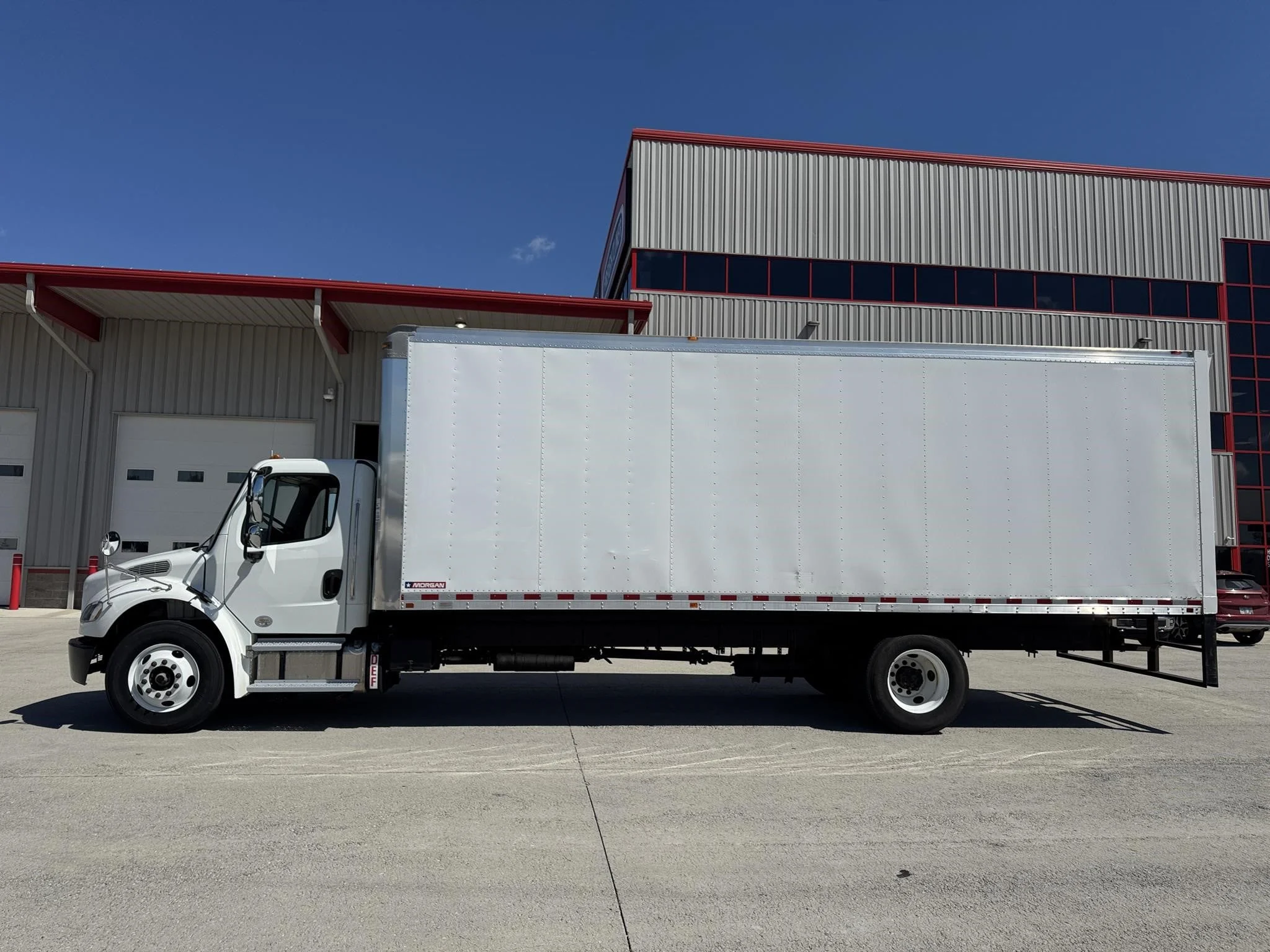 2016 Freightliner eM2 — photo 3