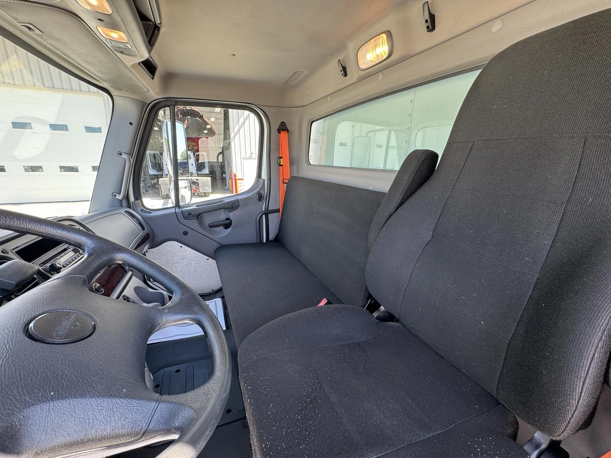 2016 Freightliner eM2 — photo 16