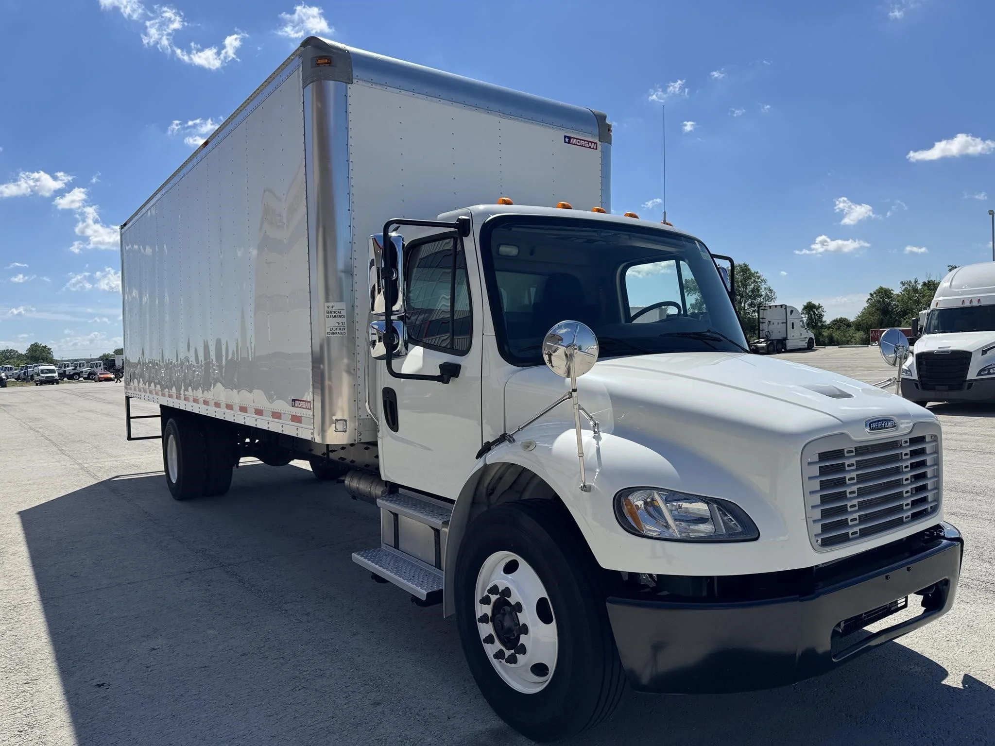 2016 Freightliner eM2 — photo 8