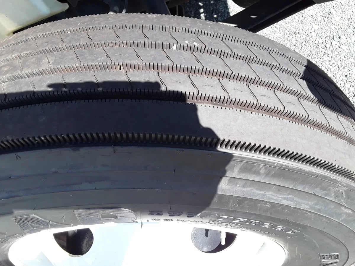 2018 International 4300 - image 10