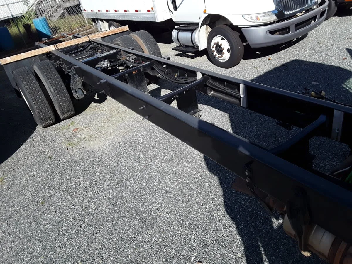 2018 International 4300 - image 13