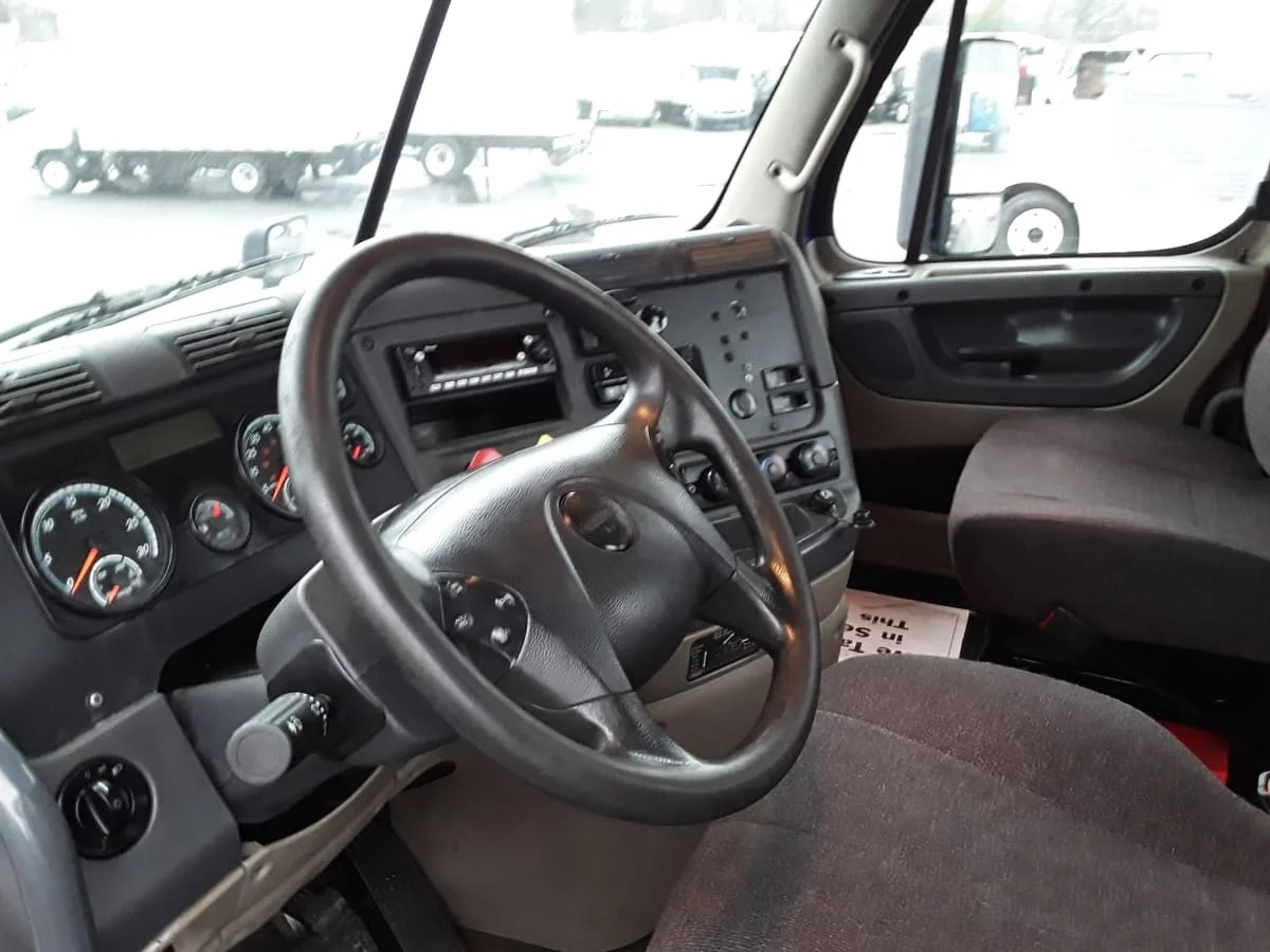 2020 Freightliner Cascadia in Charlotte, NC — photo 7