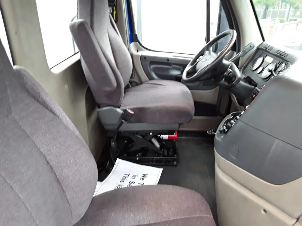 2020 Freightliner Cascadia in Charlotte, NC — photo 10