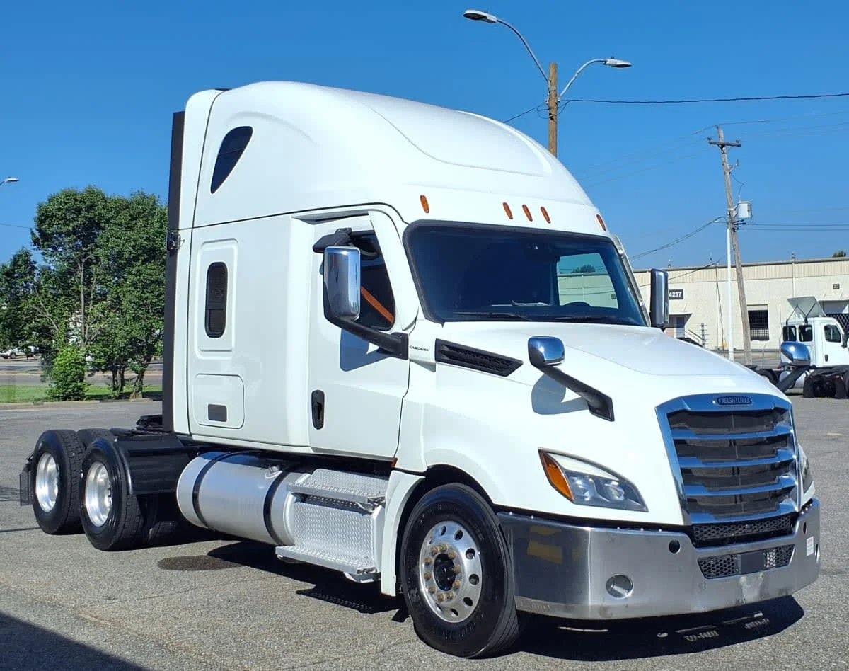 2021 Freightliner Cascadia in Memphis, TN — photo 3