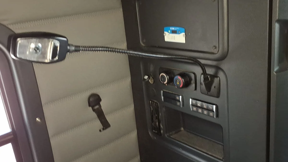 2021 Freightliner Cascadia in Memphis, TN — photo 12