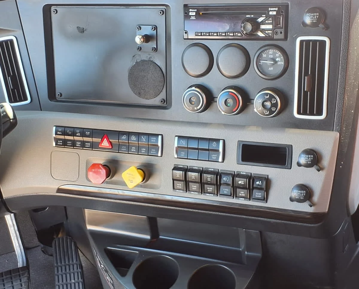 2021 Freightliner Cascadia in Memphis, TN — photo 17