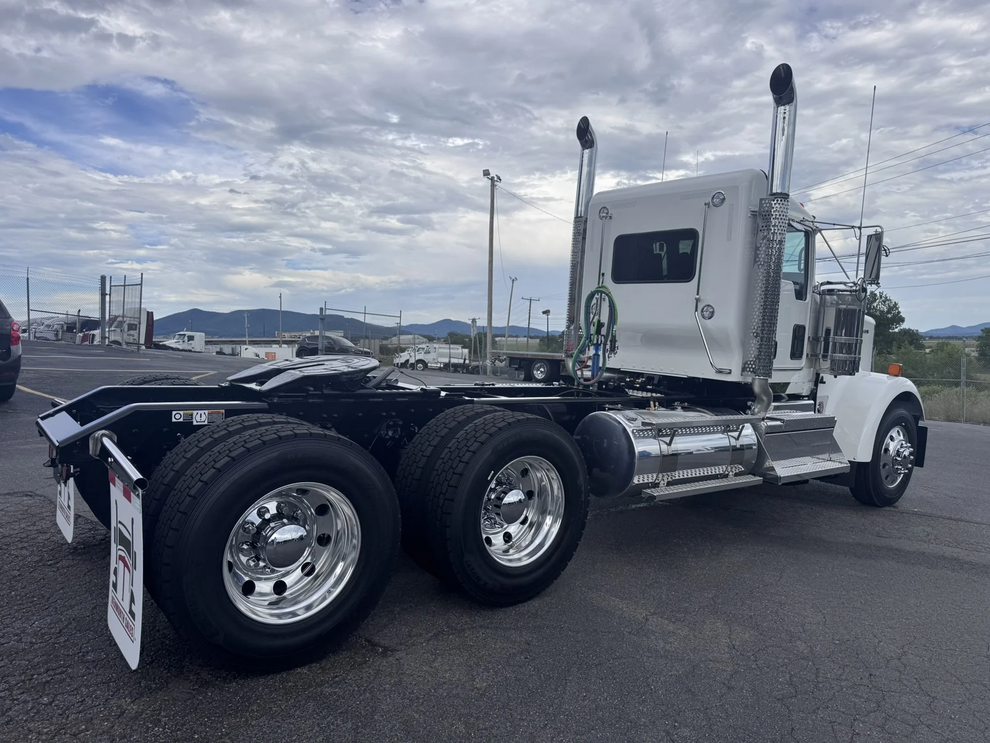 2027 Kenworth W900 in Roanoke, VA — photo 5