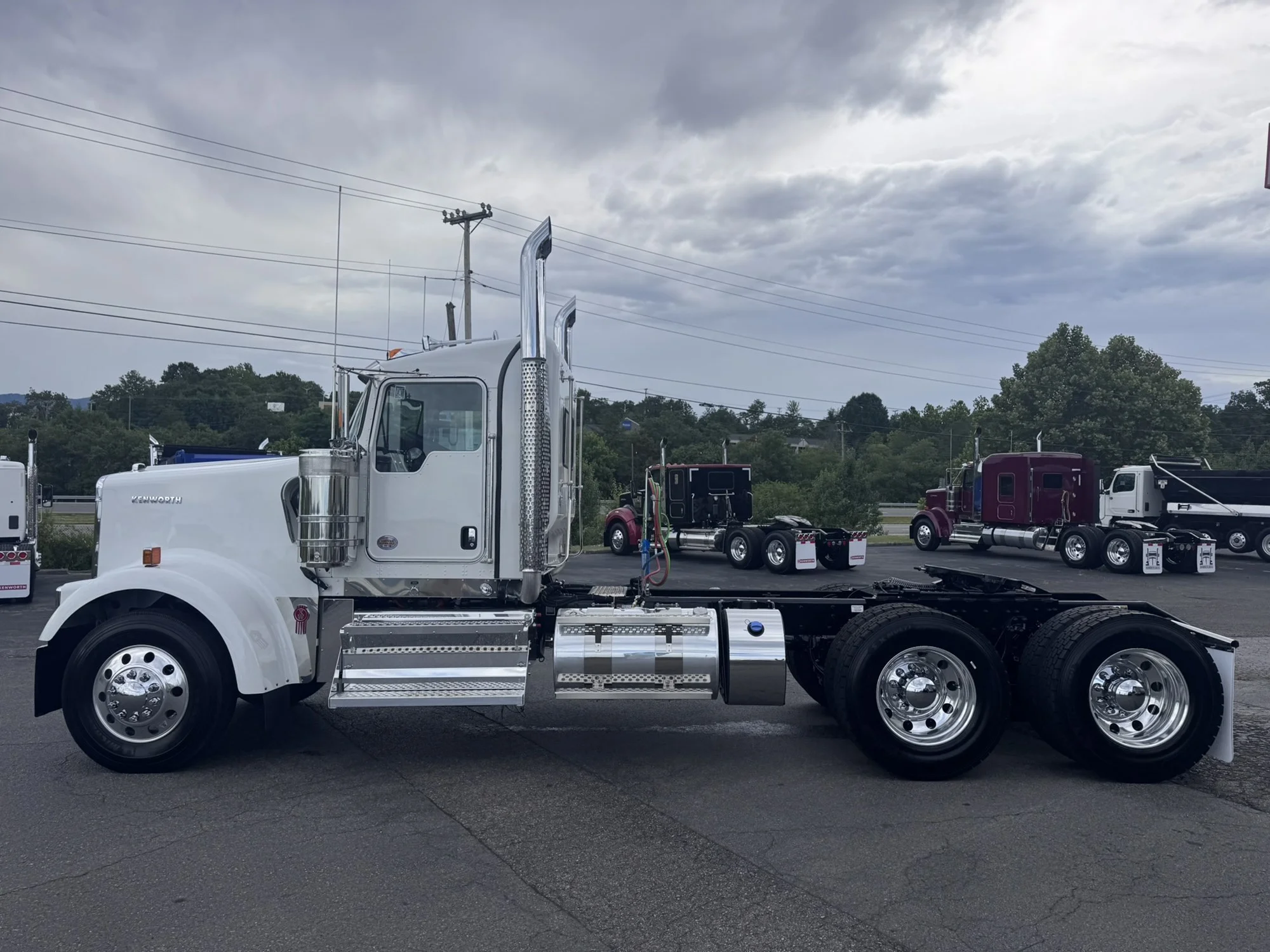 2027 Kenworth W900 in Roanoke, VA — photo 6
