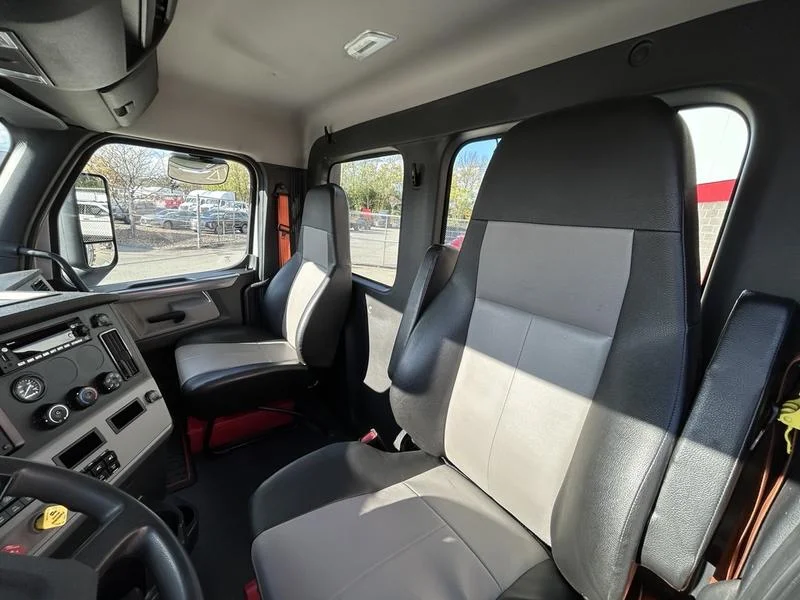 2022 Freightliner Cascadia - image 15