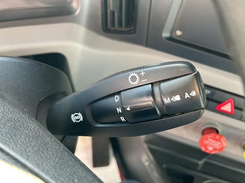 2022 Freightliner Cascadia - image 11