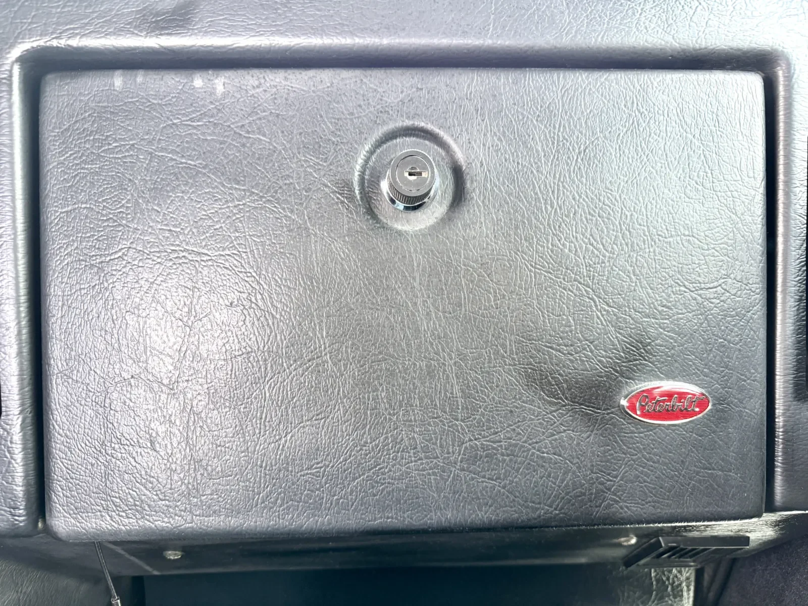 2000 Peterbilt in New Lenox, IL — photo 19