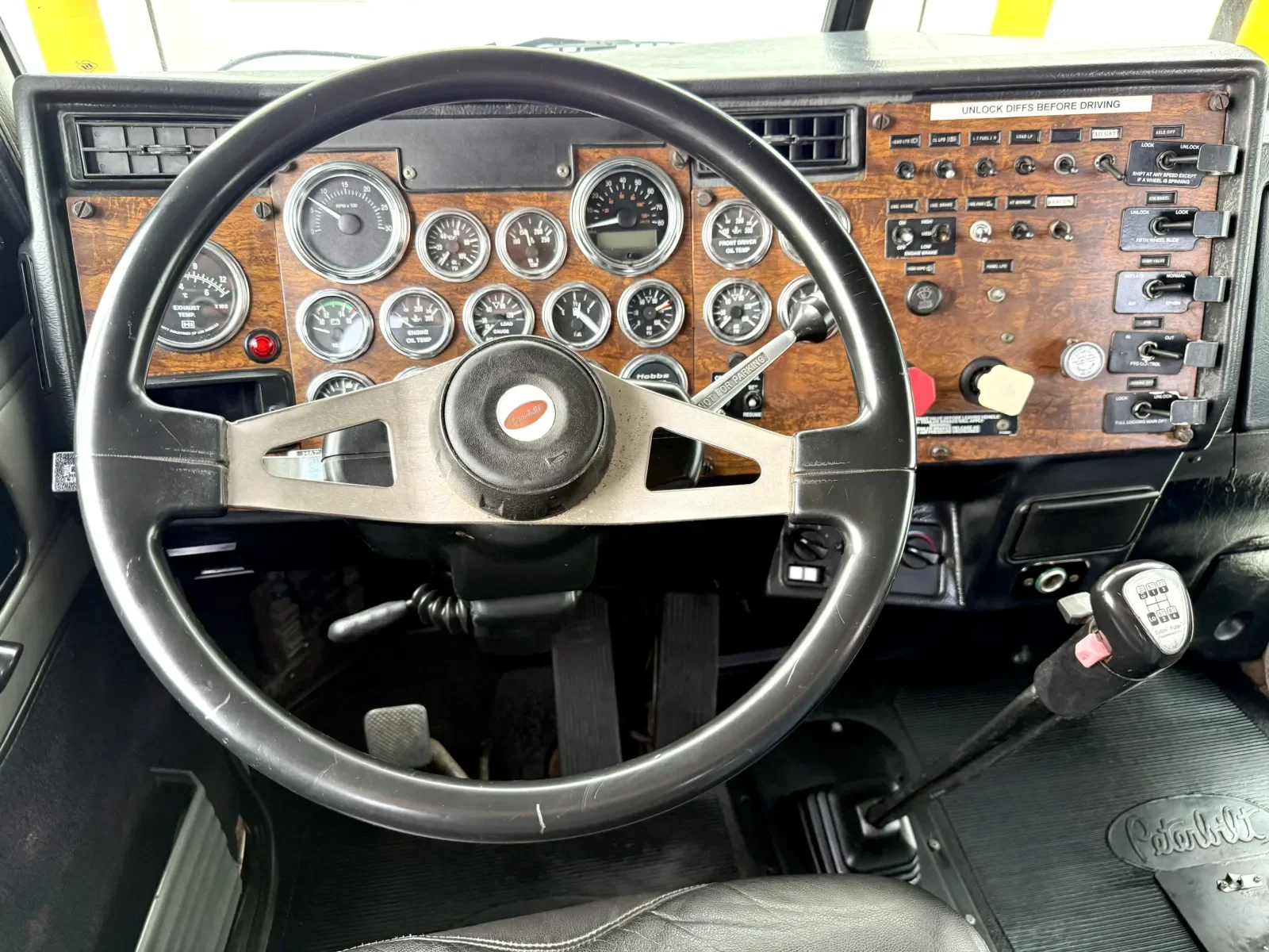 2000 Peterbilt in New Lenox, IL — photo 16