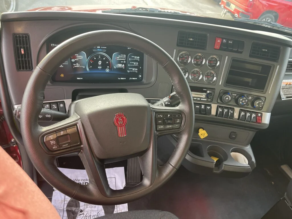 2027 Kenworth in Mobile, AL — photo 7