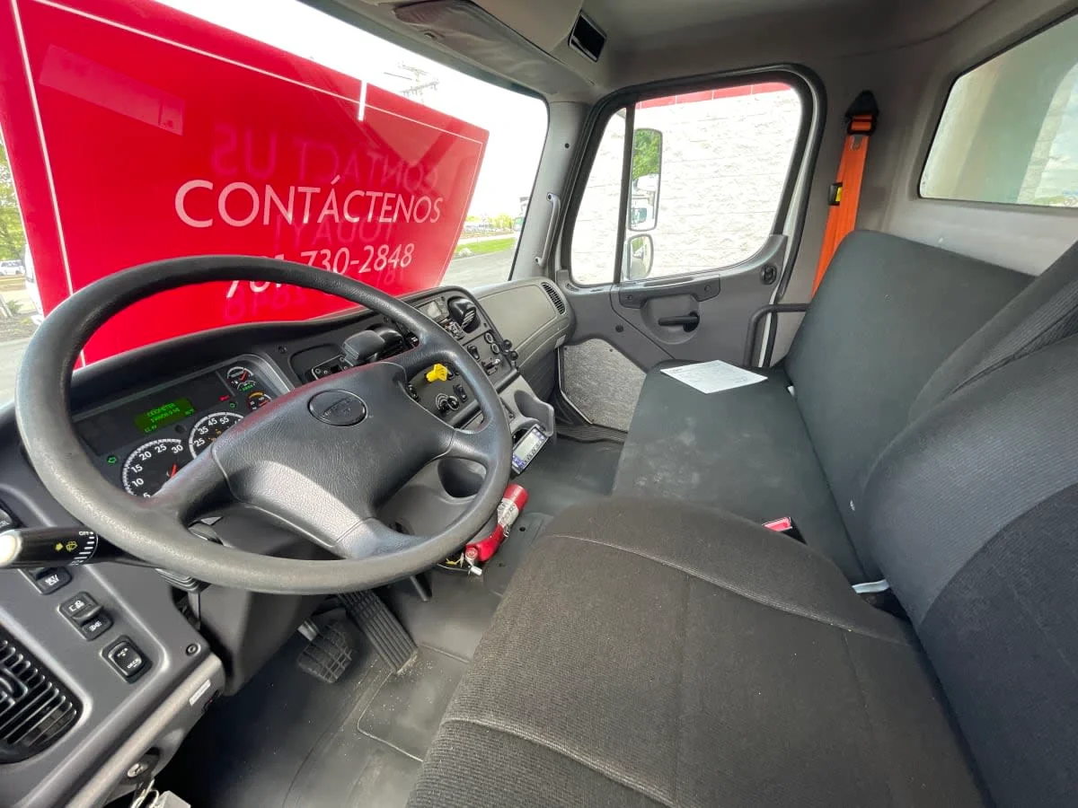 2018 Freightliner M2 106 - image 8