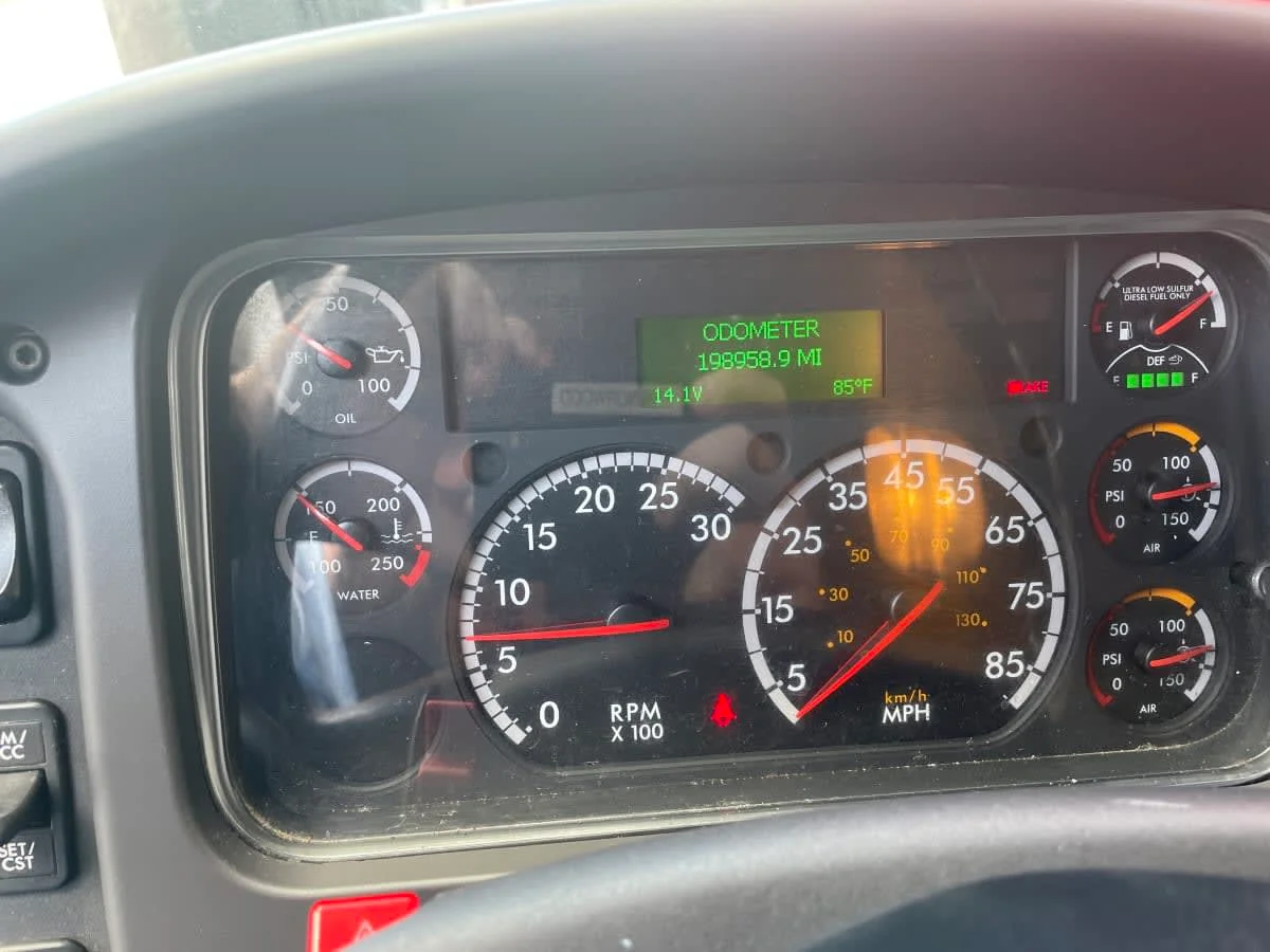 2018 Freightliner M2 106 - image 11