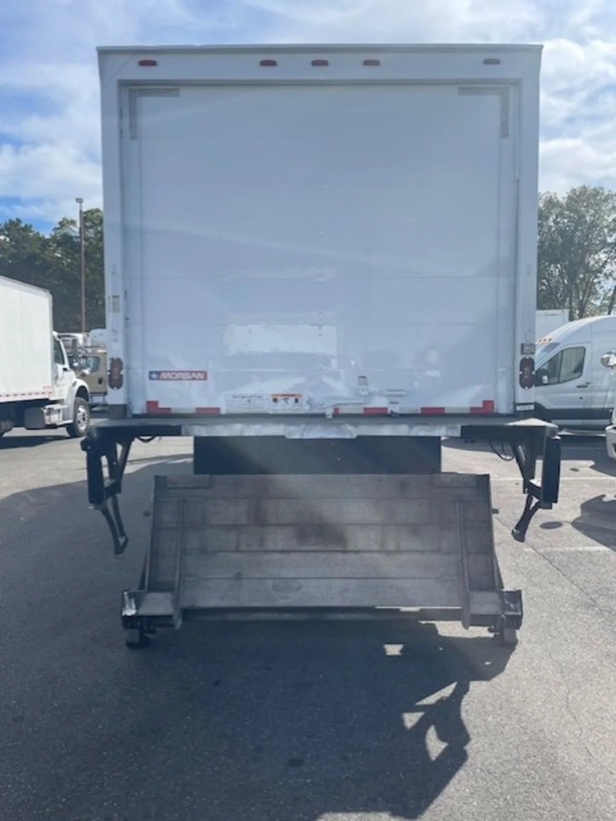 2017 Freightliner M2 106 in Farmingdale, NY — photo 11