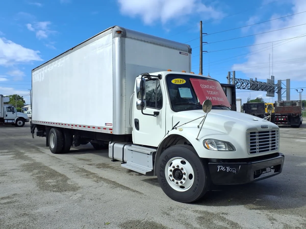 2019 Freightliner M2 106 - image 3