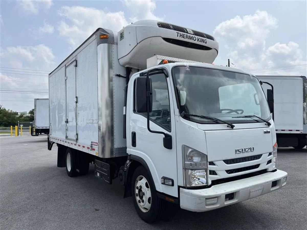 2019 Isuzu NRR - image 3