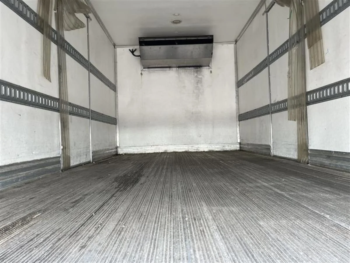 2019 Isuzu NRR - image 9