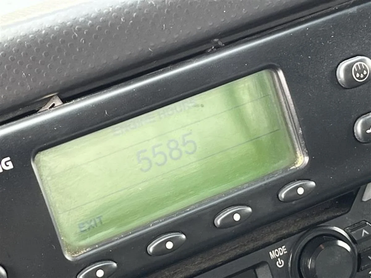 2019 Isuzu NRR - image 12