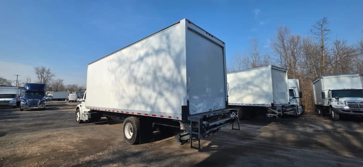 2018 Freightliner M2 106 in Bensalem, PA — photo 6